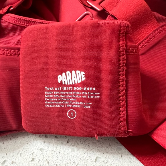 Parade bras! - Picture 3 of 9